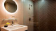 King and Grove - O charmoso banheiro de sua suíte, com amenities de luxo!