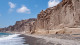 Artemis Suite - A praia Vlychada com águas mornas, areia e rochas vulcânicas é uma das mais famosas de Santorni!