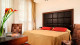 Hotel Athenaeum - No Classic Room você encontrará uma decoração elegante e muito conforto! 