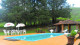 Vale Monte Azul - Para os momentos de descontração, a piscina da pousada, rodeada por muito verde, é ideal.