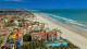 Acqua Beach Park Resort - À beira da Praia do Porto das Dunas, viva dias repletos de diversão com a família inteira no Acqua Beach Park Resort.