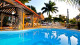 Aquabarra Boutique Hotel - A piscina é a primeira parada na área de lazer. Ela, junto ao solarium, possui vista para o mar. 