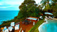 Beija Flor Hotel & SPA - Além da belíssima vista para o mar, a piscina tem sistema de hidromassagem para agradar os hóspedes.