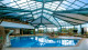 Blue Mountain Hotel & SPA - As piscinas são aquecidas e cobertas, uma delas infantil. As paredes de aço e vidro proporcionam belíssima vista.