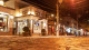 Ferradura Private - E diversão noturna é na Rua das Pedras! A 3 km, o charmoso endereço é repleto de restaurantes, bares, lojas e mais.