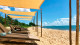 Campo Bahia Hotel Villas Spa - Na praia, o Beach Lounge é pura mordomia com ombrelones e espreguiçadeiras.