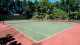 Carlton Suítes Limeira - O lazer continua com quadra de tênis e campo de futebol society.