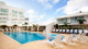 Hotel Casablanca - Para curtir ao ar livre, tem piscina, bar e solário. Para relaxar, sala de massagem com custo à parte. 