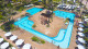 Catussaba Resort - Os destaques da hospedagem começam pela infraestrutura de lazer, com quatro piscinas interligadas e bar.