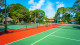 Costa Brasilis Resort - Além do total de três quadras, uma delas poliesportiva e duas de tênis.