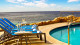 Renaissance Curaçao Resort - Há clube de praia e piscina de água salgada. Nada falta para uma praia de verdade, nem mesmo a paisagem!
