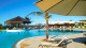 Dom Pedro Laguna Beach Resort - A começar pela piscina, com acesso direto à praia e opção ideal para relaxar e curtir o clima de sol do Ceará.