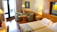 Enotel Lido Madeira - Opção perfeita antes do descanso proporcionado pela acomodação de 28 m² com AC, TV, frigobar e varanda! 