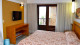 Visual Praia Hotel - Por fim, o descanso vem por meio do apartamento Superior Luxo de 32 m², com TV LCD 32”, AC e frigobar. 