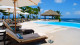 GoldenEye Hotel e Resort - Da deliciosa piscina de borda infinita a vista para o mar é de tirar o fôlego!