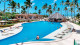 Grand Oca Maragogi - As piscinas são de várias profundidades e a diversão na água é garantida com atividades planejadas pela equipe do resort.