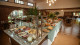 Grande Hotel Canela - As opções no buffet são variadas, como bolos, pães, frutas, sucos e até mesmo waffles. Uma delícia!