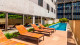 Hilton Garden Inn BH - Já entre as comodidades, comece aproveitando a refrescante piscina ao ar livre!