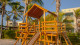 Hotel Varandas Beach - Já a garotada pode curtir o playground de madeira!