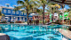 Hotel Vila do Farol - Para começar, o hotel possui duas piscinas, uma delas ao ar livre, com área rasa para crianças.