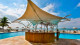 Itapema Beach Resort - E logo ao lado, tem um bar molhado ao dispor, com saboroso menu de drinks e petiscos.