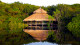 Juma Amazon Lodge - Construído sobre palafitas e com vista para o lago, o restaurante é especializado na culinária local e internacional.