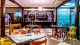 Kembali Hotel - A praia é um dos elementos que chama a atenção como cenário de diversos ambientes, entre eles, o restaurante.