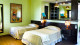 Lara Hotel - Para as noites de sono, escolha entre as quatro opções de acomodação, todas com varanda, TV LCD 32”, AC e frigobar.