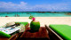 Le Terrace Beach Hotel - O resumo de sua viagem fica por conta de sol, praia e água de coco.