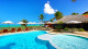 Manary Praia Hotel - Na piscina da propriedade, a pedida é mergulhar e relaxar enquanto aprecia as ondas do mar. 