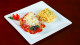Mar Hotel - Os pratos são preparados à la carte e o menu conta com opções de saladas, sanduíches, pizzas e mais.