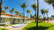 Marsol Beach Resort - Destaque para a opção Luxo, de 25 m², com hidromassagem na varanda, TV LED 22”, AC, frigobar e secador de cabelo.