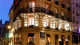 Mon Hotel - A fachada do edifício, uma mansão francesa contrasta com toda a modernidade do seu interior.