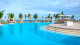 Ocean Coral Spring - No lazer, a piscina ao ar livre com vista para o mar é um dos principais destaques do resort.