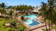 Oceani Beach Park Hotel - A 25 km de Fortaleza e à beira-mar, o Oceani Beach Park Hotel encanta a todos com design colorido e muito alto-astral!