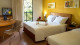Oscar Inn Eco Resort - O apartamento tem varanda, frigobar, secador de cabelo, TV e AC. 