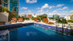 OWN Montevideo - No lazer, o destaque vai para a piscina, situada no terceiro andar e com espreguiçadeiras para relaxar.