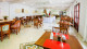 Porthal das Videiras - O buffet é servido no salão de café da manhã e dispõe aproximadamente 40 itens. 