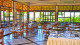 Porto Seguro Eco Bahia Hotel - A refeição é servida no Restaurante Aroeira, que também prepara o almoço e o jantar mediante custo à parte.