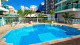 Quality Suites RJ Botafogo - Com destaque especial para a piscina ao ar livre, que tem como pano de fundo o Corcovado e o Cristo Redentor!