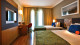 Quality Hotel Brasília - Escolha entre duas opções de acomodação, ambas com 25 m², TV 42", AC, frigobar e amenities.