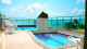 Quality Hotel Solmar - No terraço estão as duas piscinas, de uso adulto e infantil, para aliviar o calor paraibano e garantir o bronze. 