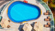 Radisson Recife - O deleite começa com um mergulho na piscina ao ar livre, com vista para o mar! Ideal para o calor pernambucano.