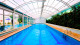Radisson Vila Olímpia - E o lazer segue em grande estilo! São três piscinas: uma coberta e aquecida, uma de uso adulto e uma de uso infantil.