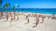 Riu Cancun - Para curtir a praia e o mar caribenho, o resort conta com quadra de vôlei de praia e esportes náuticos. 