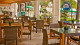 Royal Palm Plaza Resort - E o Bar da Beira, que serve sucos, drinks, saladas e grelhados.