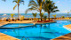 Saint Tropez Praia Hotel - Emoldurada pela Praia do Parracho, a estada é promessa de clima tropical e de alto astral.
