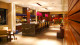 San Michel Hotel & Spa - Além dos drinks e vinhos, som ambiente e telão criam toda uma atmosfera no local.