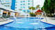 Sandri Palace Hotel - O lazer se inicia na piscina ao ar livre, para adultos e crianças.