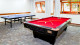 Serra Alta Hotel - E os adultos têm ao dispor quadra poliesportiva e sala de jogos com mesas de bilhar e ping-pong.